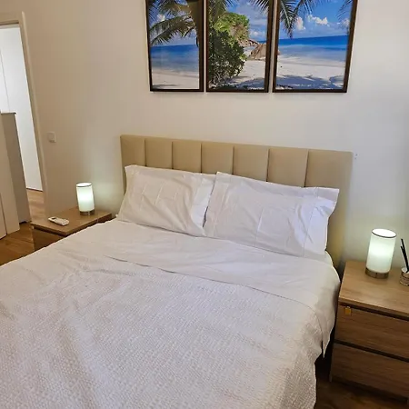 דירה Amazing 2 Bed With Ac Terrace 6min Walk *