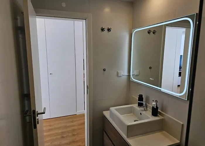 Amazing 2 Bed With Ac Terrace 6min Walk Appartement Cascais