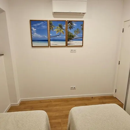 Amazing 2 Bed With Ac Terrace 6min Walk Apartment