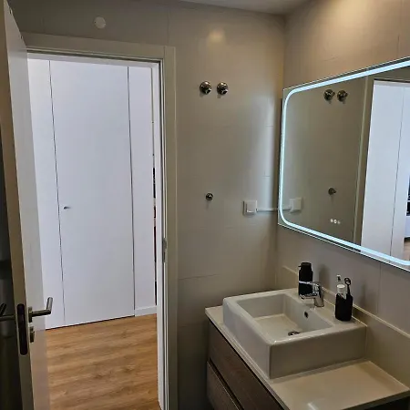 Amazing 2 Bed With Ac Terrace 6min Walk Apartment Cascais