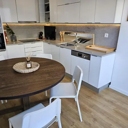 Amazing 2 Bed With Ac Terrace 6min Walk * Cascais