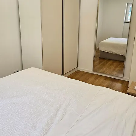 Apartment Amazing 2 Bed With Ac Terrace 6min Walk Cascais