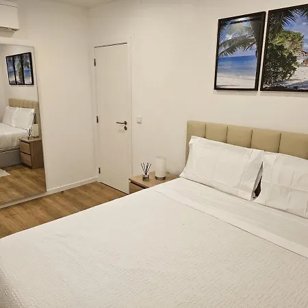 Amazing 2 Bed With Ac Terrace 6min Walk Apartment *