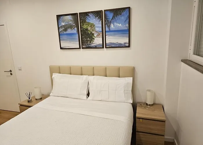 Amazing 2 Bed With Ac Terrace 6min Walk *