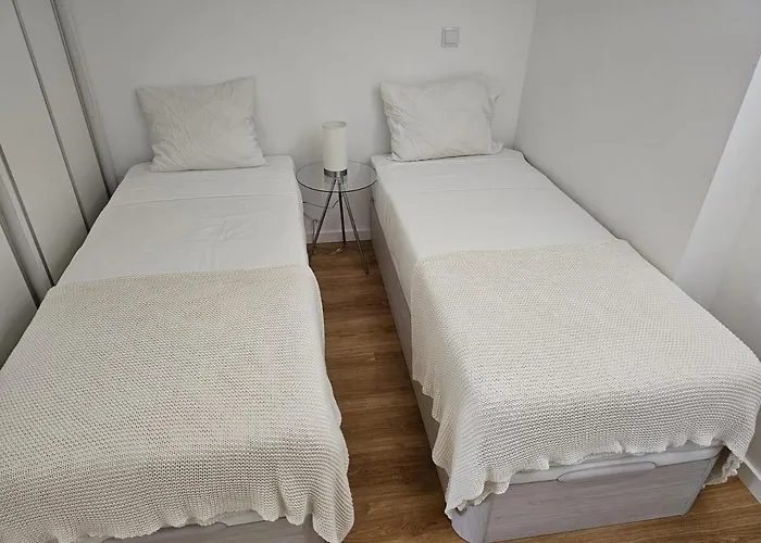 Amazing 2 Bed With Ac Terrace 6min Walk Apartamento *