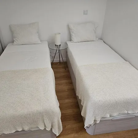 Amazing 2 Bed With Ac Terrace 6min Walk Apartament *